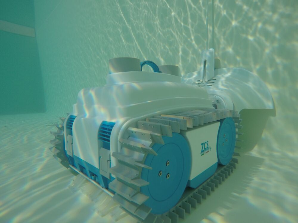 Adaptor pentru piscina cu baza curbata pentru incarcator
