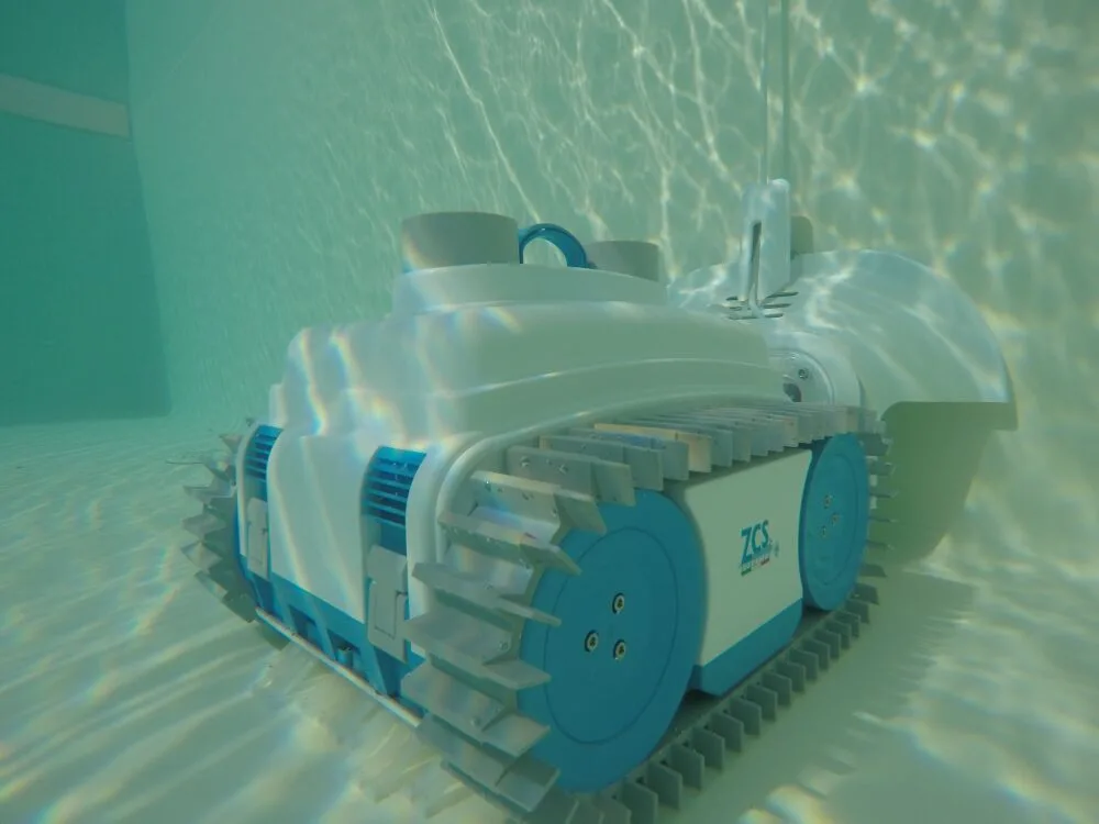 Adaptor pentru piscina cu baza curbata pentru incarcator