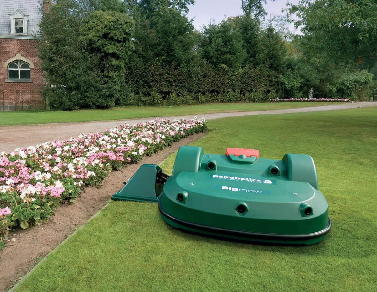 Belrobotics BIG MOW Connected Line max. 24.000 m2
