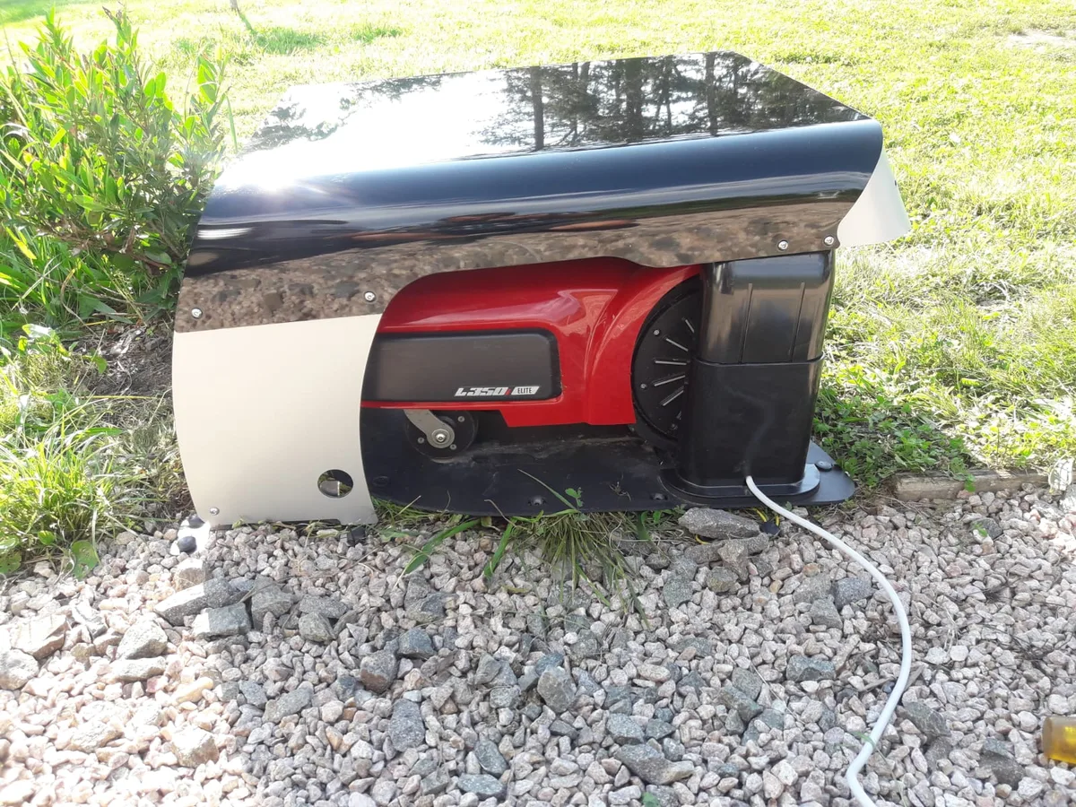 Garaje pentru roboţi de tuns iarba - PROTECTO UNO light L - 4
