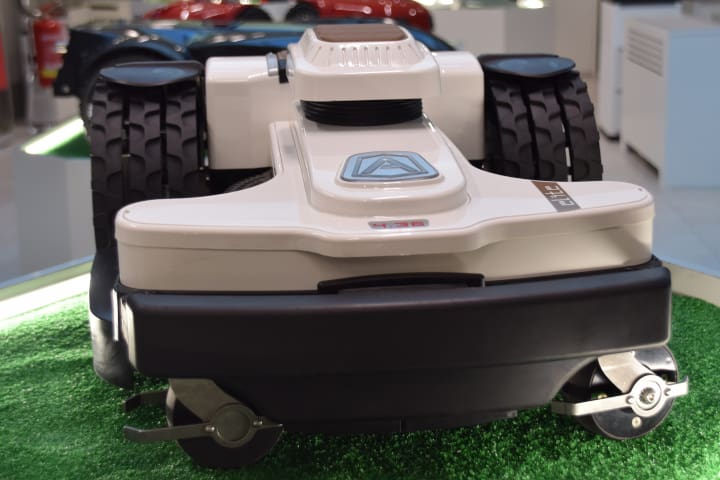 Revizie completa roboti de gazon de dimensiuni mari PREMIUM