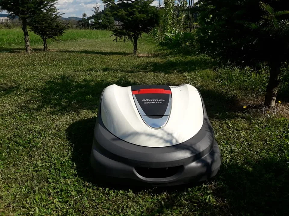 Robot de gazon Honda MIIMO HRM3000 E